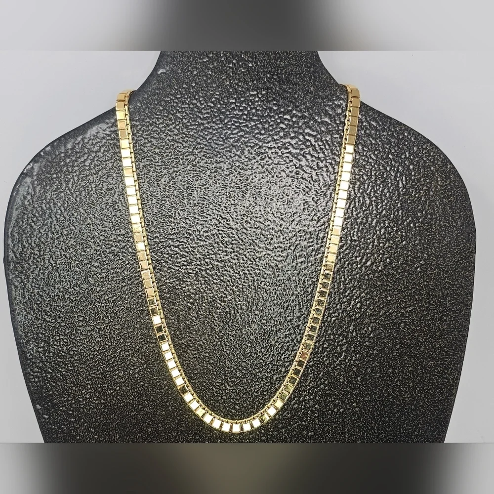 Vintage Monet Gold Plated Flat Box Chain 17" Necklace Signed - Picture 2 of 10